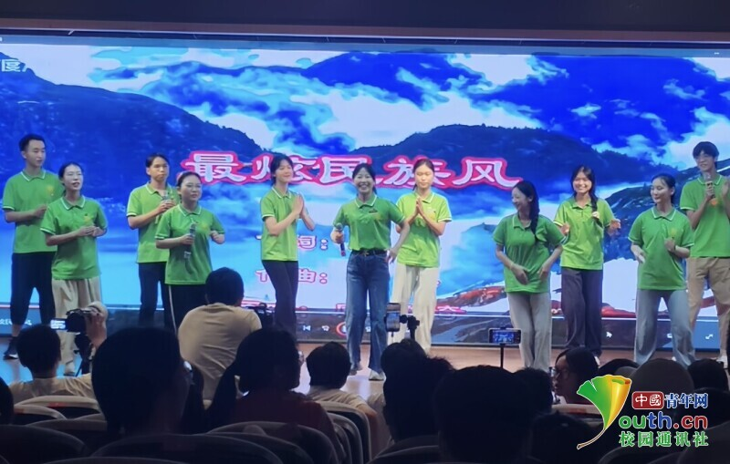 中国青年网 | 江西科技师范大学实践队赴万安罗塘，把思政课堂搬进红土乡野