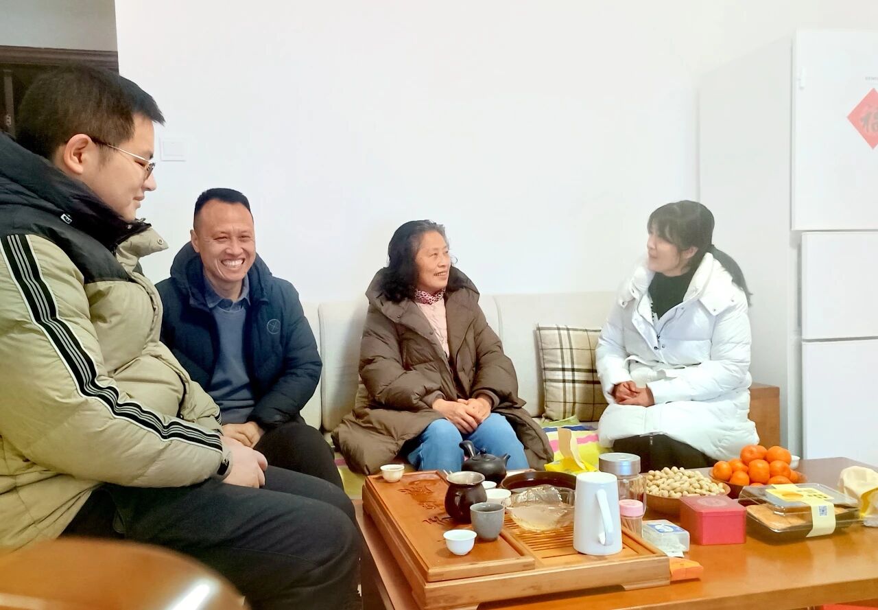 走访慰问叙真情 凝心聚力谋发展